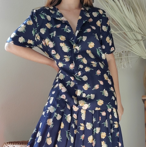 Vintage Floral Shift Dress - Picture 4 of 12